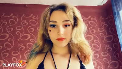 Очилата за виртуална реалност ми дадоха секс с Харли Куин